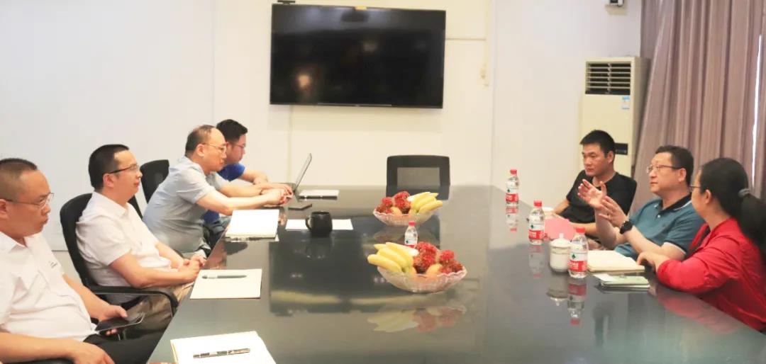 中国缝制机械协会副理事长吴吉灵一行莅临PA视讯官方集团调研指导